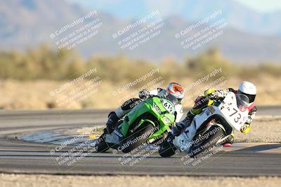 media/Dec-07-2025-CVMA (Sun) [[3e7d2de5dc]]/Race 18-Formula Twins-Formula 40 UL/